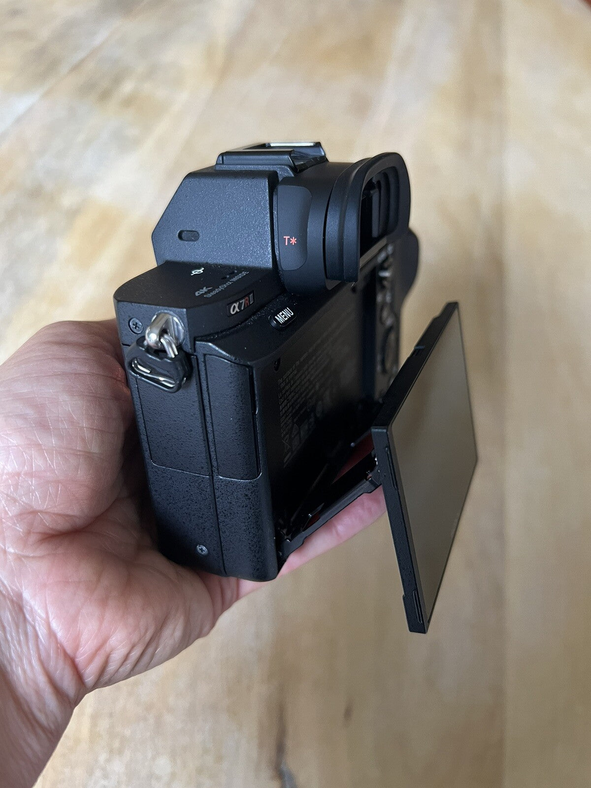 Sony Alpha 7R II 42.4MP Mirrorless Camera-2batteries&charger-EXCELLENT Condition